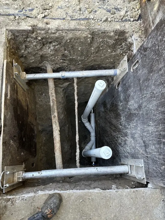 Experienced plumber completing Drain Cleaning work in Frontenac